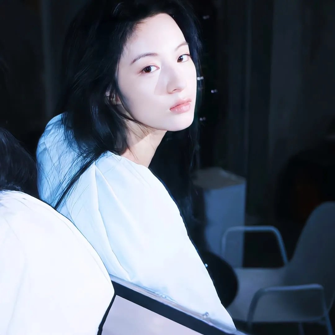 霸气女销售